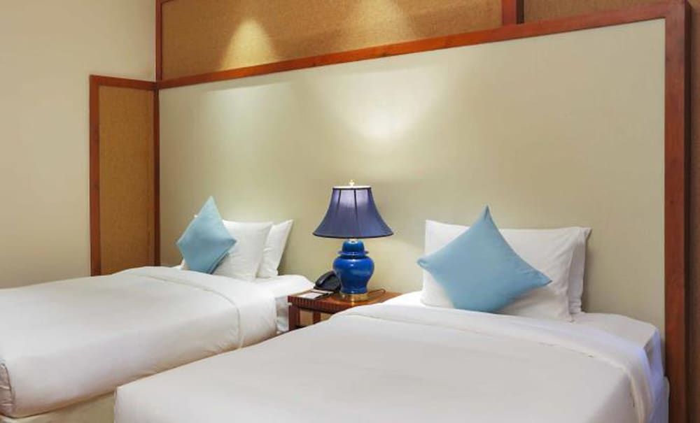 A&EM Art Hotel Premium Twin Room 3