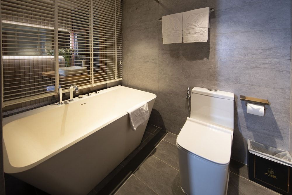 A&EM Art Hotel Premium Twin Room 6