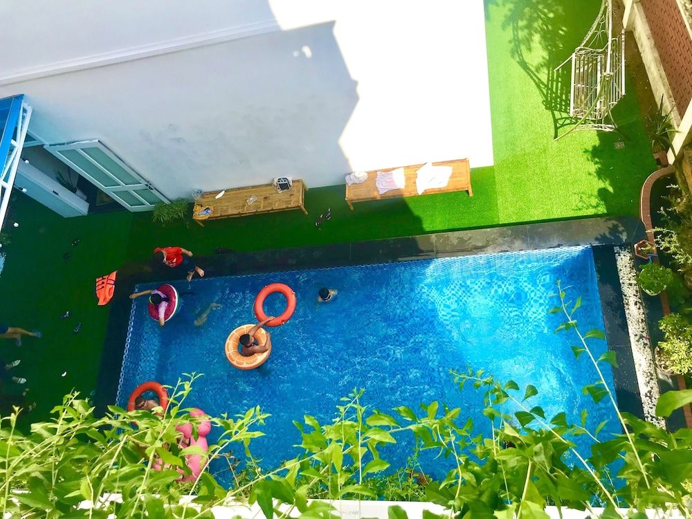 undefined fullhouse hoian 6