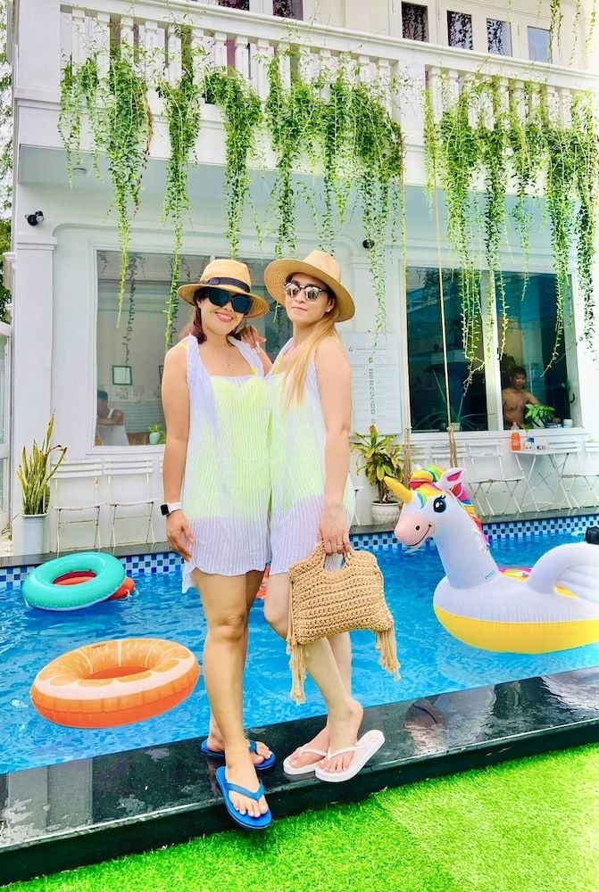 undefined fullhouse hoian 8