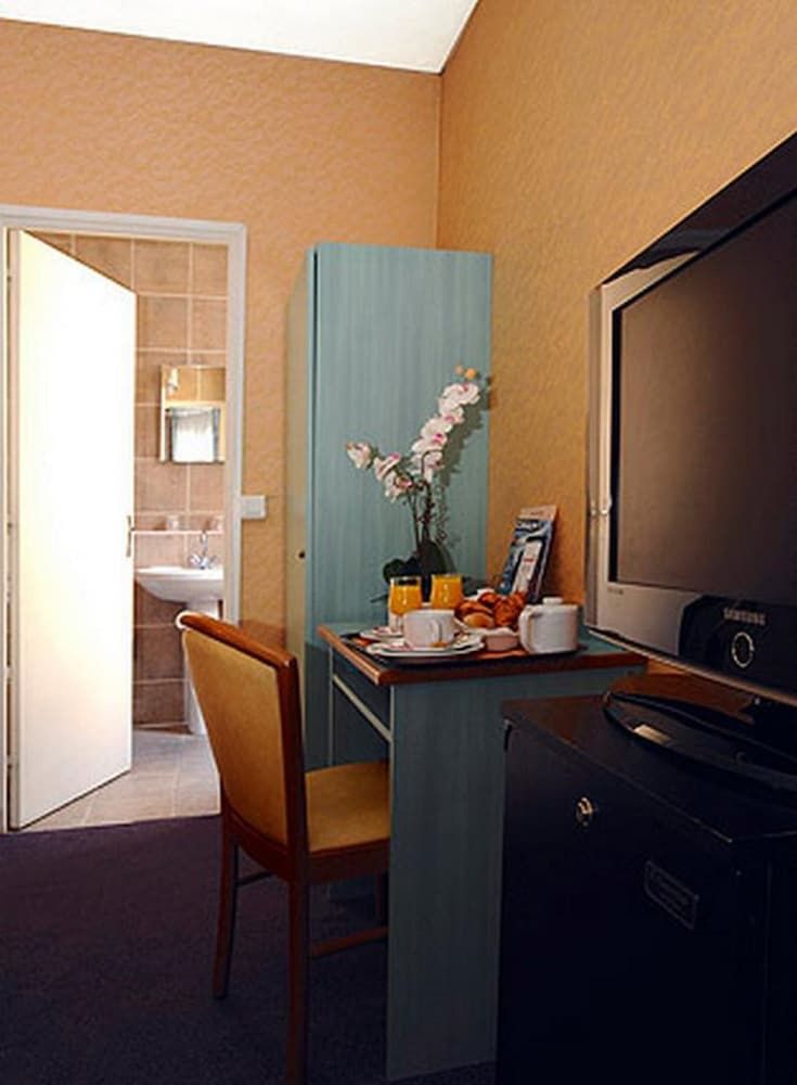 undefined Hotel Auriane Porte de Versailles 10