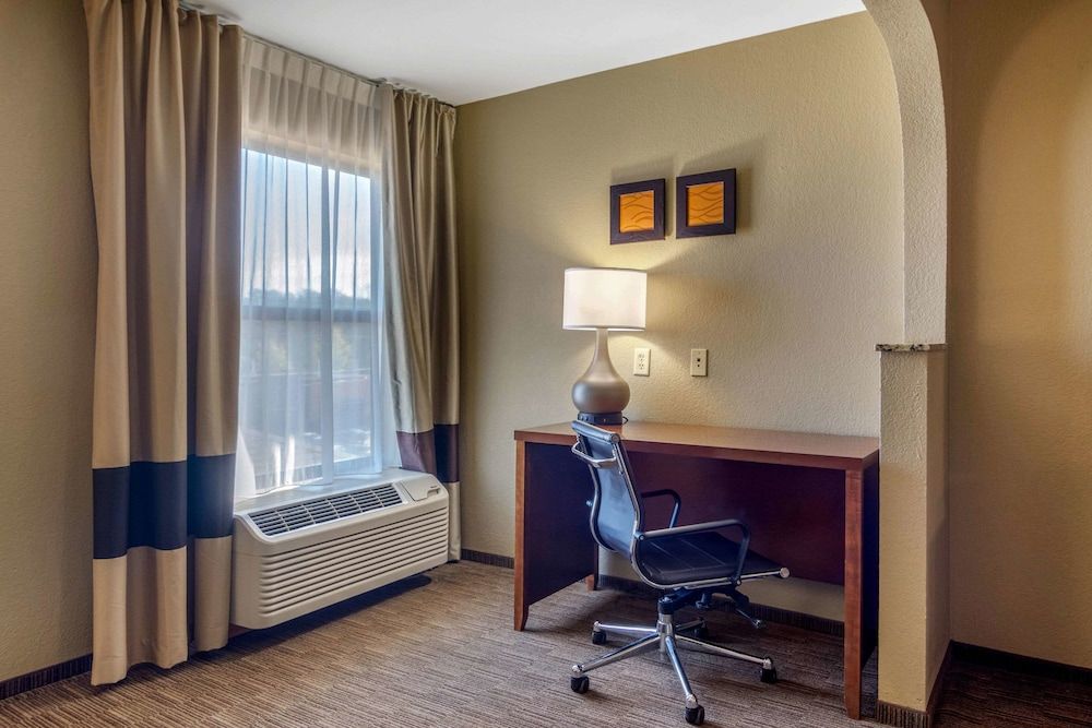 Suite, 1 King Bed, Non Smoking