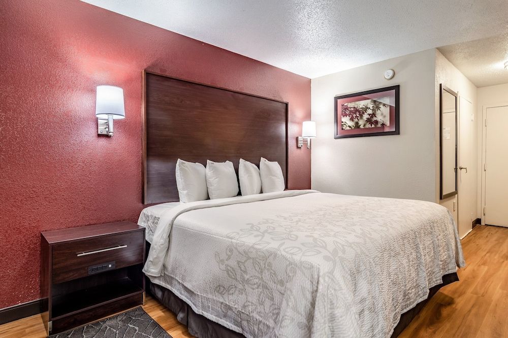 Red Roof Inn PLUS+ & Suites Atlanta Airport South