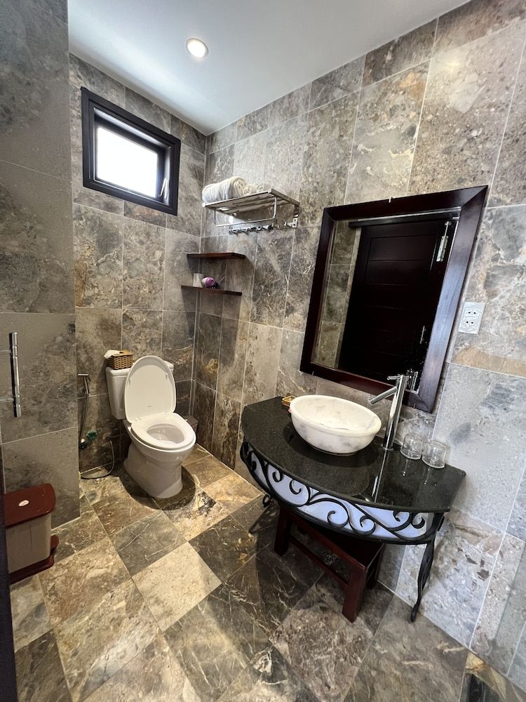 Ngo House Villa Deluxe Double or Twin Room 16