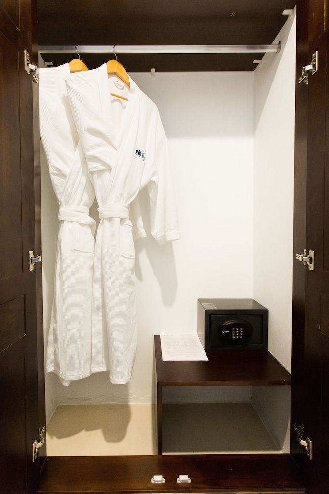 Song Loc Luxury Deluxe Double or Twin Room 6