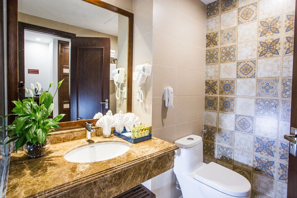 Song Loc Luxury Deluxe Double or Twin Room 4