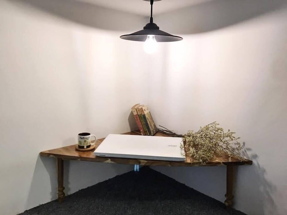 undefined Annie Resident 5