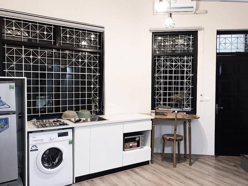 undefined Annie Resident 2