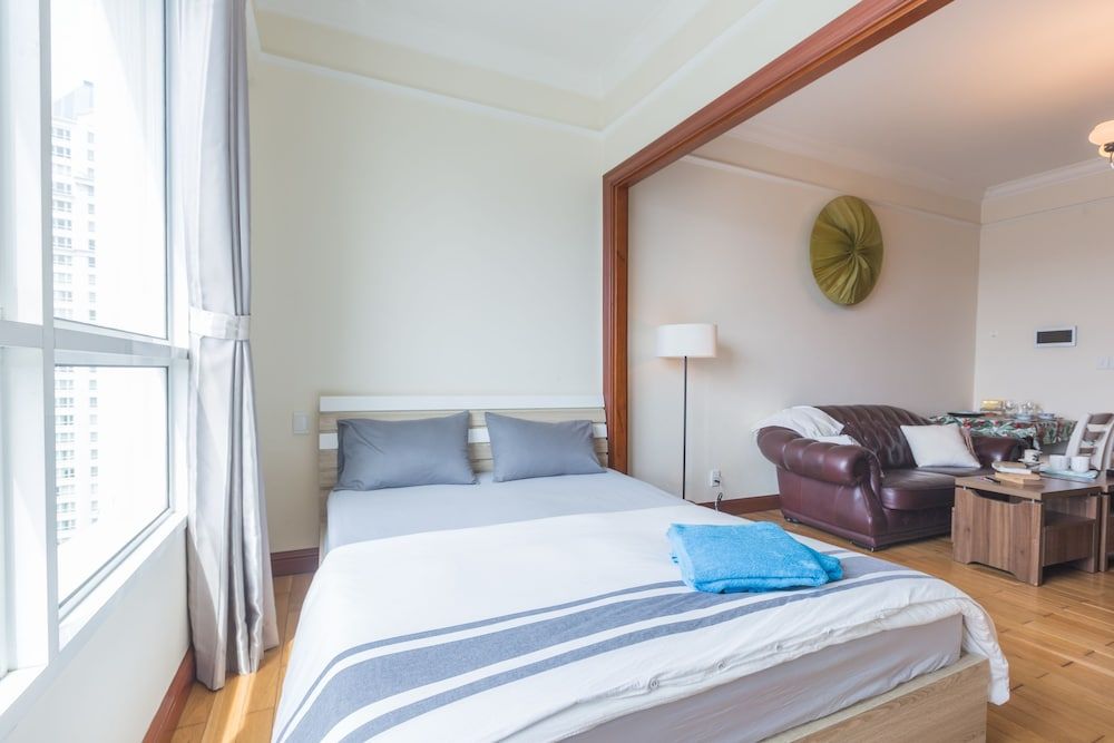 The Manor Luxury 1BR Apartment Center Deluxe Studio 8