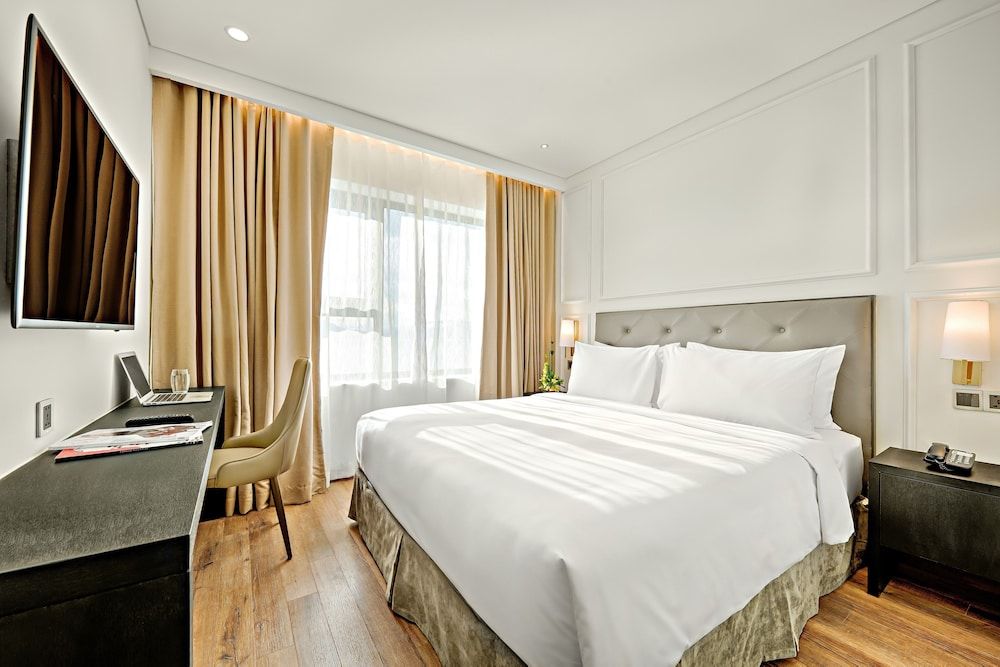 Corner Suite, 2 Bedrooms, Bay View