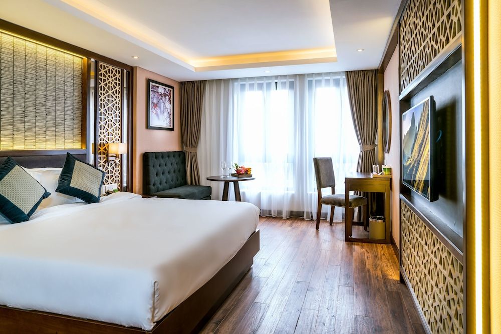 undefined Conifer Grand Hotel 9