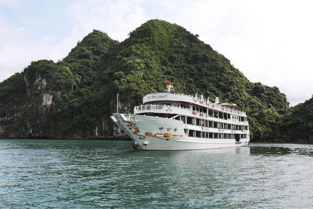 undefined Starlight Cruiser 4