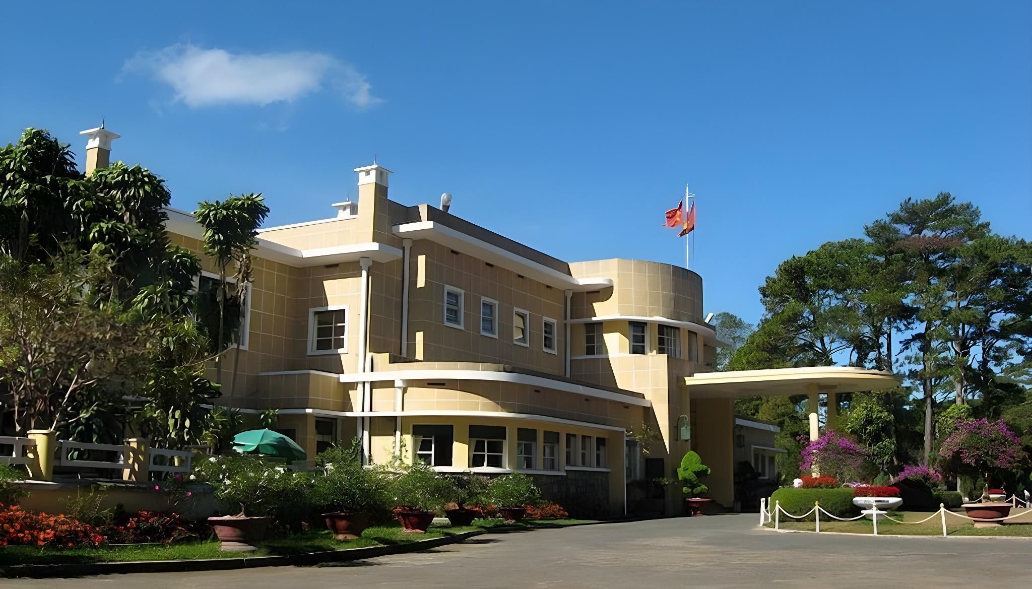 undefined Starhill Hotel 2