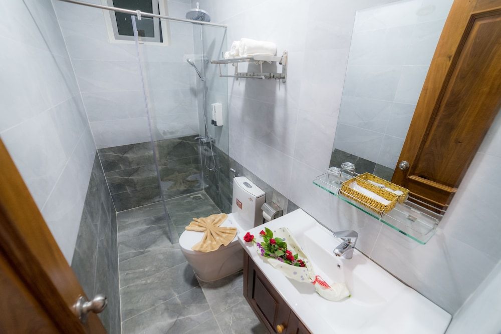 Starhill Hotel Basic Double Room 5