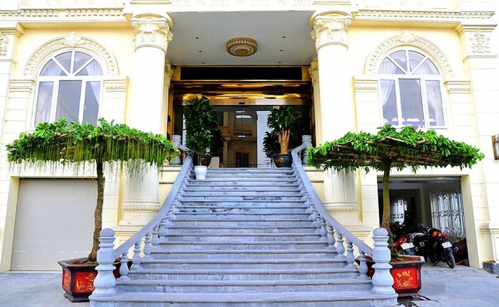 undefined Thuan Thanh Hotel 6