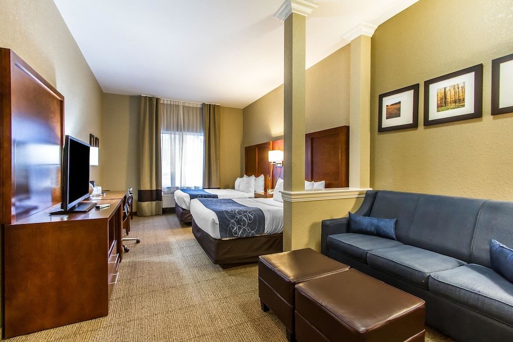Suite, 2 Queen Beds, Non Smoking