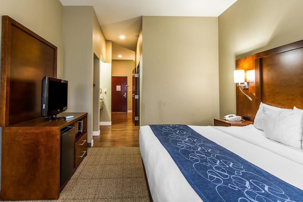 Suite, 1 King Bed, Non Smoking