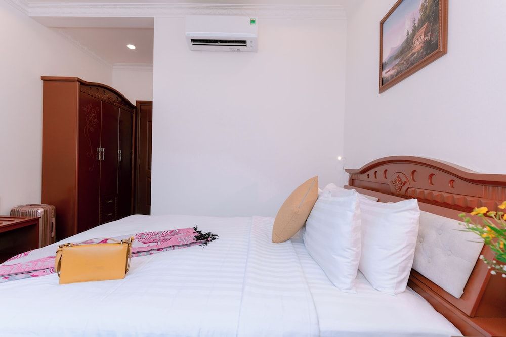 undefined DAHLIALAND SAIGON HOTEL & SWIMMING POOL 3