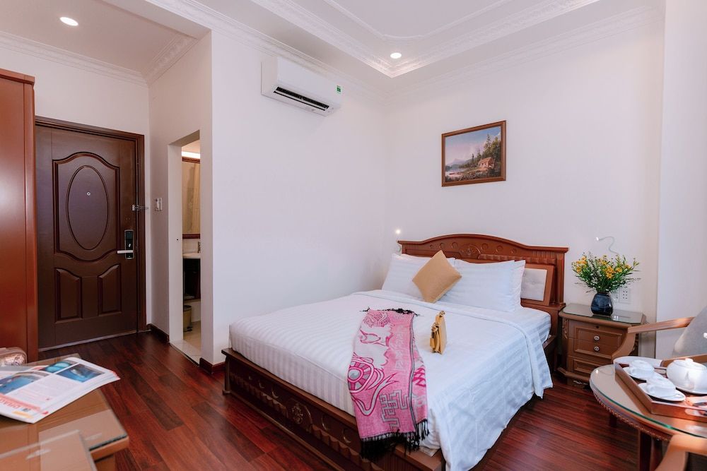 undefined DAHLIALAND SAIGON HOTEL & SWIMMING POOL 9