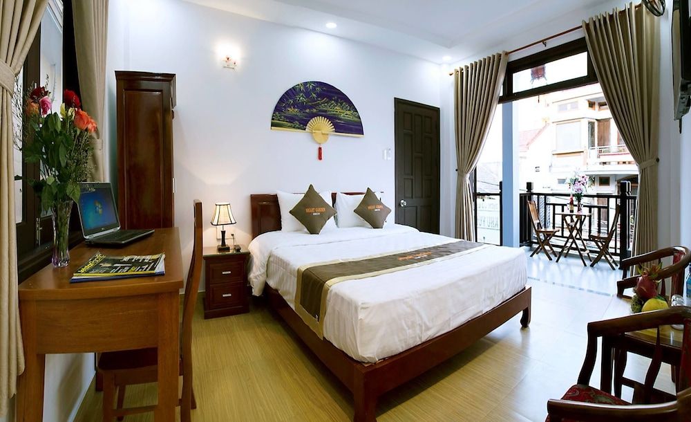 Smart Garden Homestay Deluxe Double Room 13