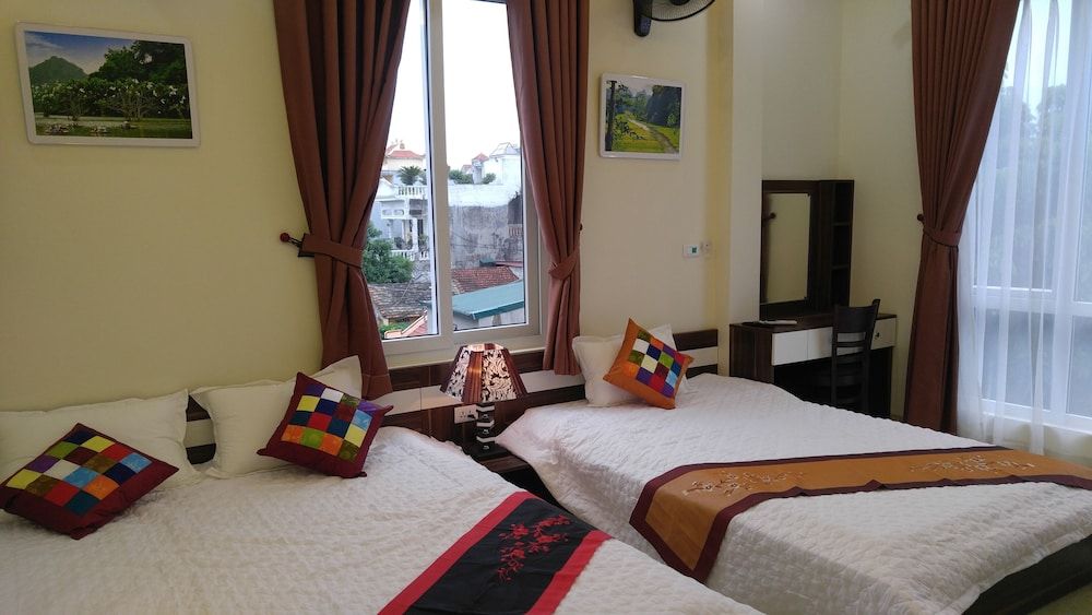 undefined Friendly Home 8