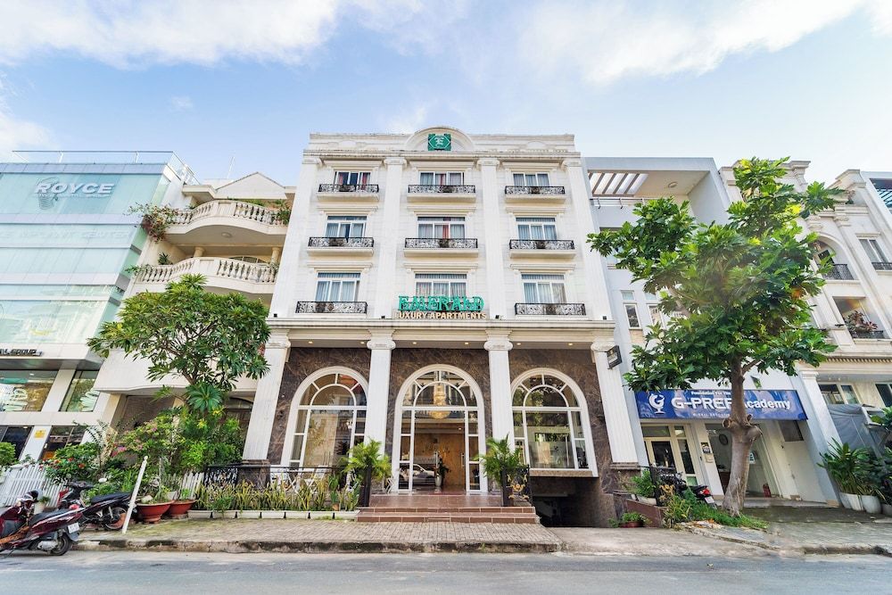 undefined Collection O Emerald Luxury Apartment - Near SECC