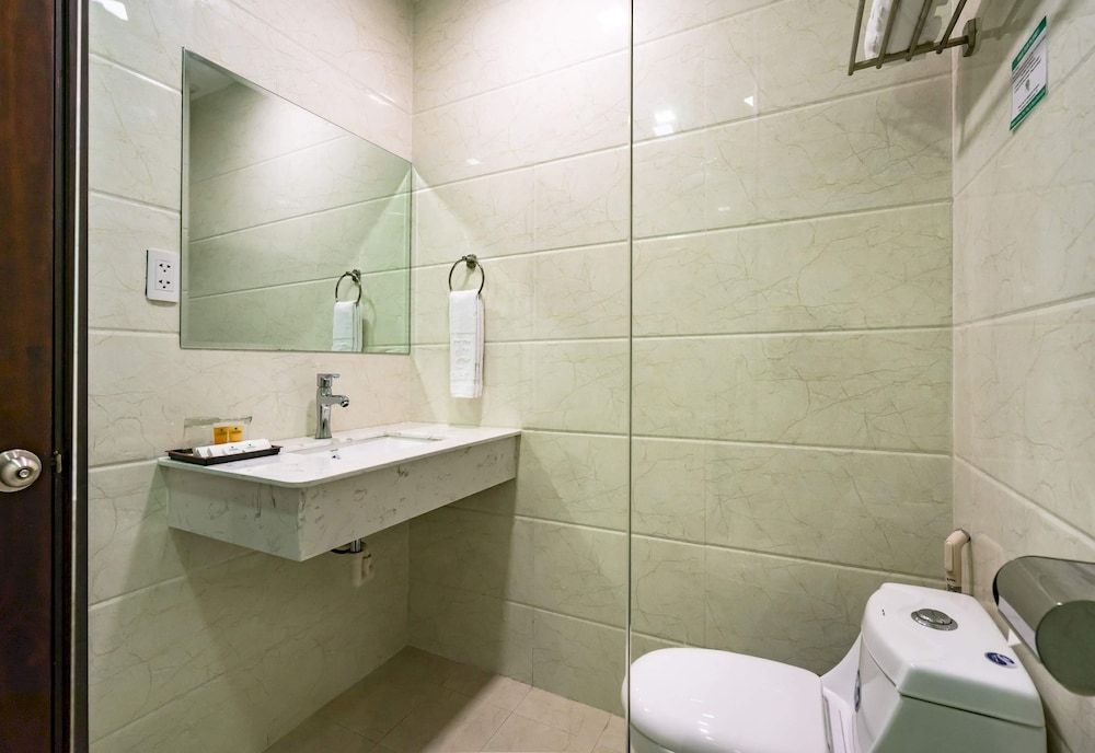 Collection O Emerald Luxury Apartment - Near SECC Studio Apartment 9