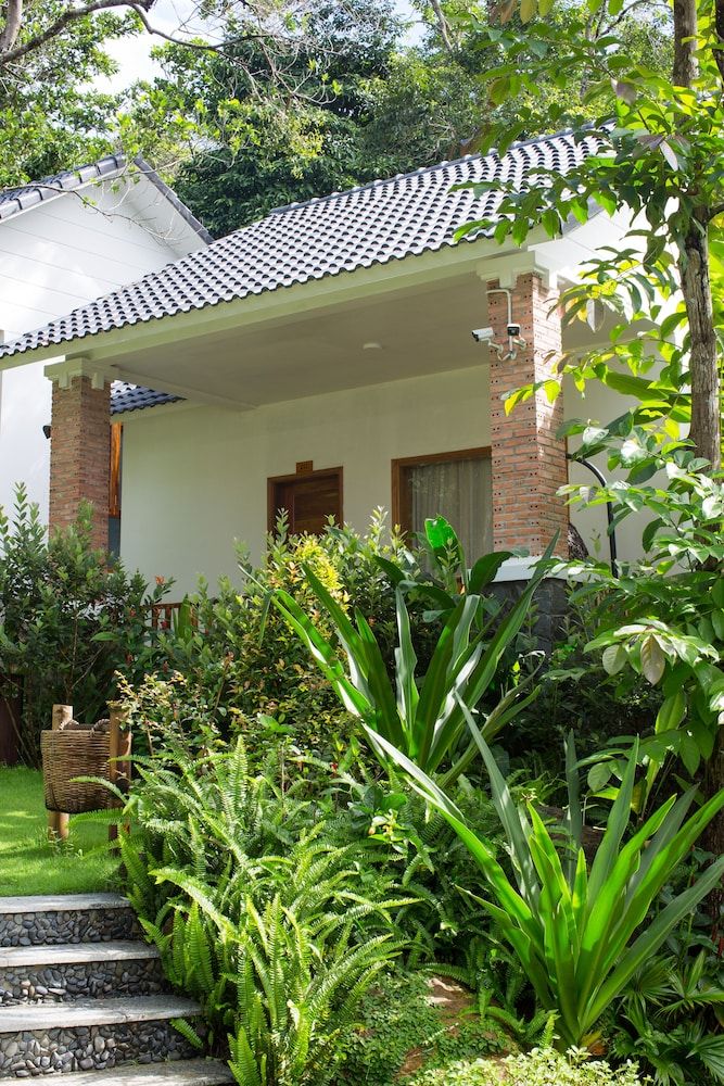 undefined Nadine Phu Quoc Resort & Spa 4