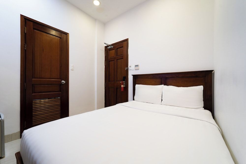 Sai Gon Park Hotel Superior Double Room, 1 Queen Bed, No Windows 3