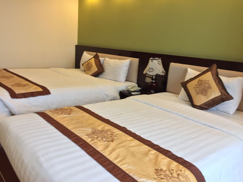 undefined Golden Lotus Halong Hotel 4