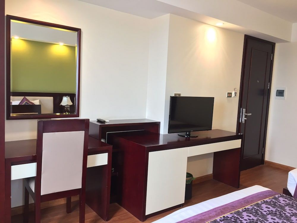 Golden Lotus Halong Hotel Deluxe Double Room 5