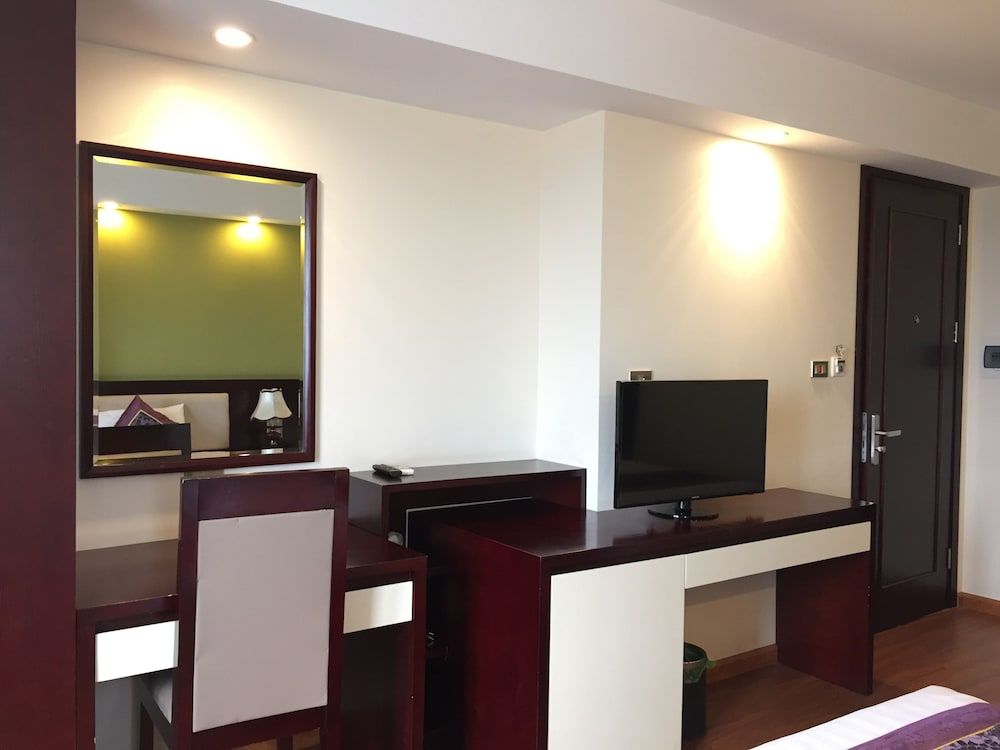 undefined Golden Lotus Halong Hotel 9