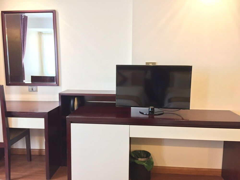 Golden Lotus Halong Hotel Deluxe Triple Room 6