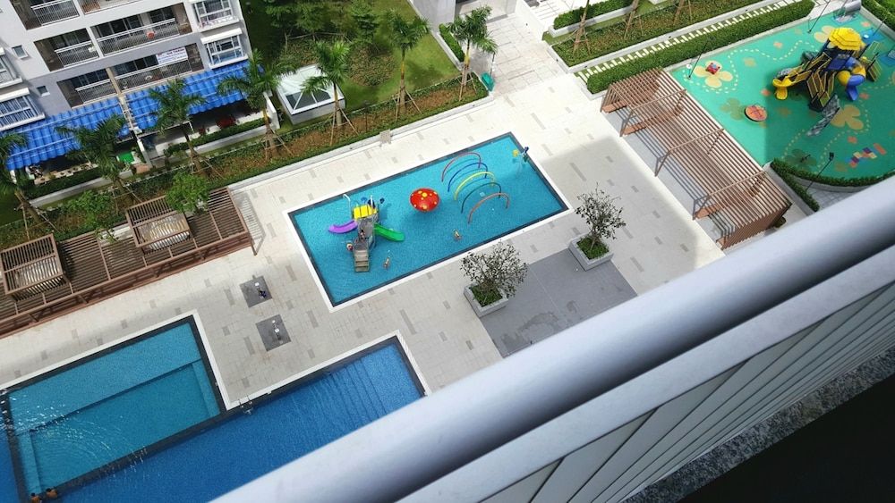 undefined Henry Apt Expo Secc Goft SWPool F11th 6