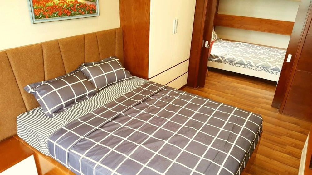 undefined Henry Apt Expo Secc Goft SWPool F11th 10