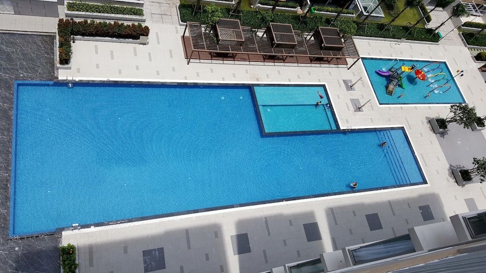 undefined Henry Apt Expo Secc Goft SWPool F11th 4