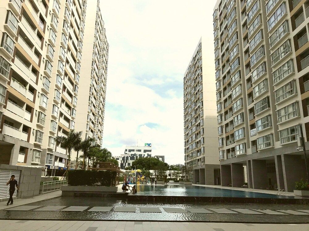 undefined Henry Apt Expo Secc Goft SWPool F11th 2