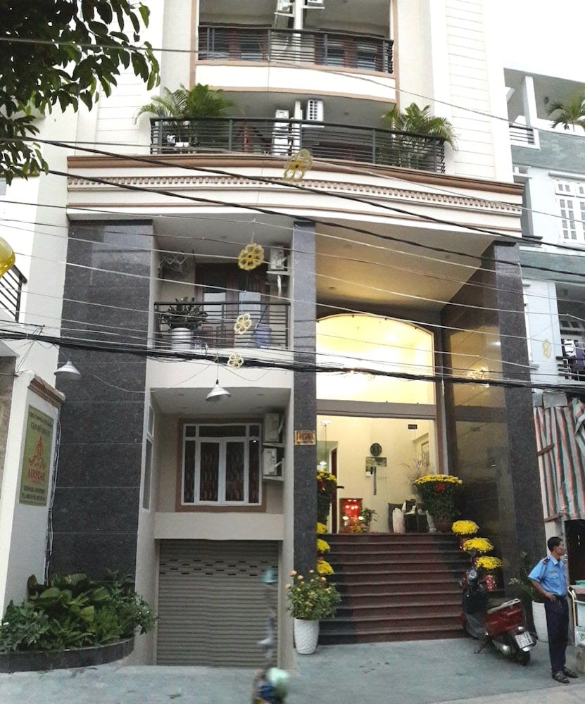 undefined Airstar Apartment 7