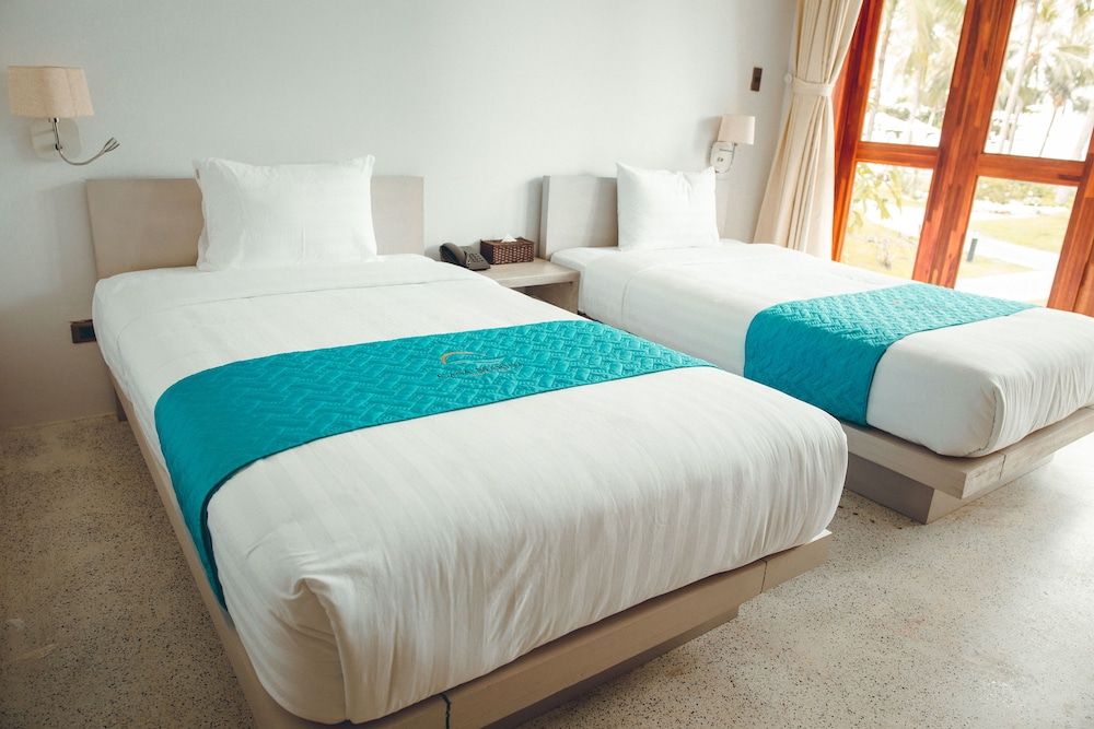 Deluxe Twin Room with Lotus View