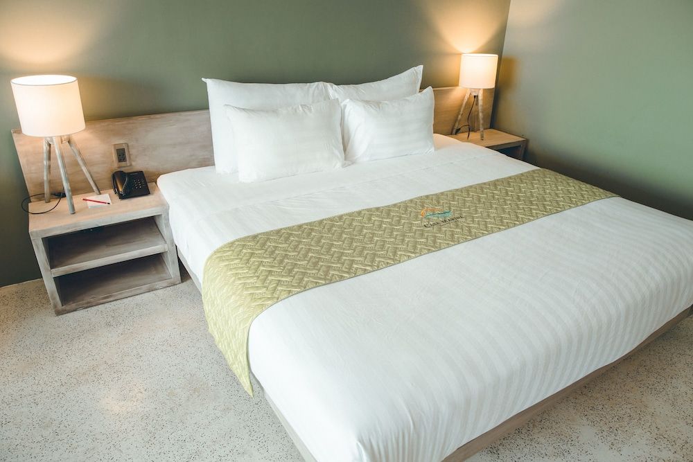 Casa Marina Resort Deluxe Double Room with Lotus View