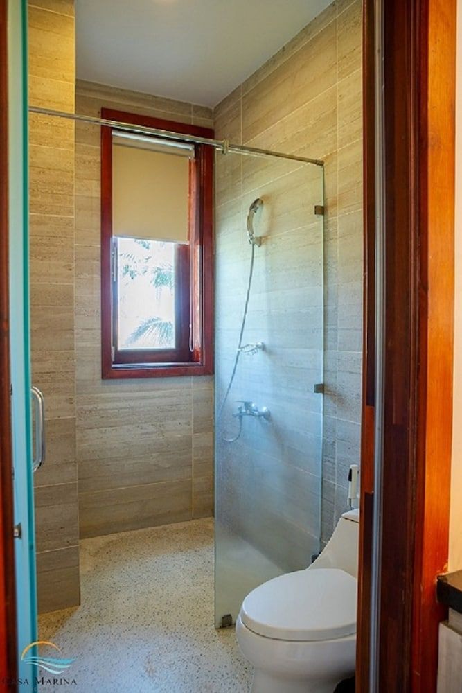 Casa Marina Resort Deluxe Double Room with Lotus View 9