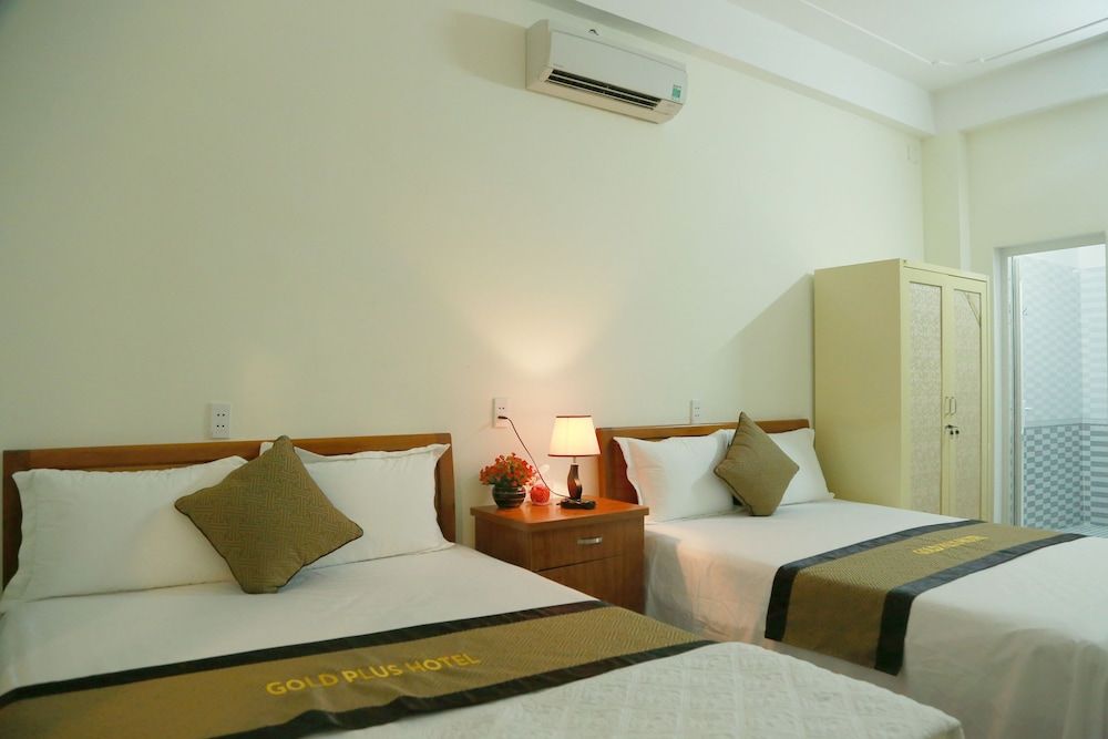 Gold Plus Hotel Standard Triple Room, 2 Queen Beds, Mountain View 3