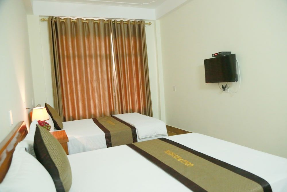 Gold Plus Hotel Standard Double Room, 2 Queen Beds, Mountain View 4