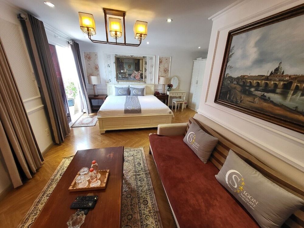 undefined Saigon By Night Luxury Hotel 4