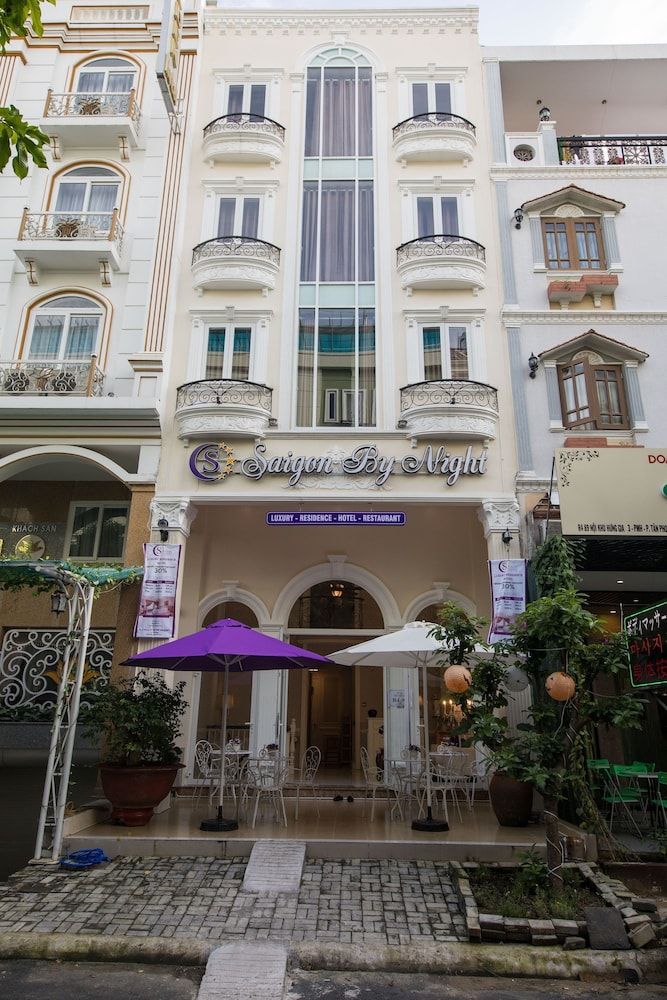 undefined Saigon By Night Luxury Hotel 10