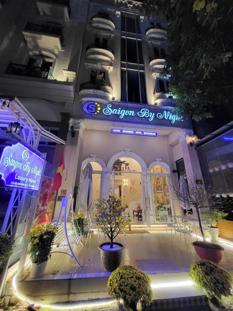 undefined Saigon By Night Luxury Hotel 10