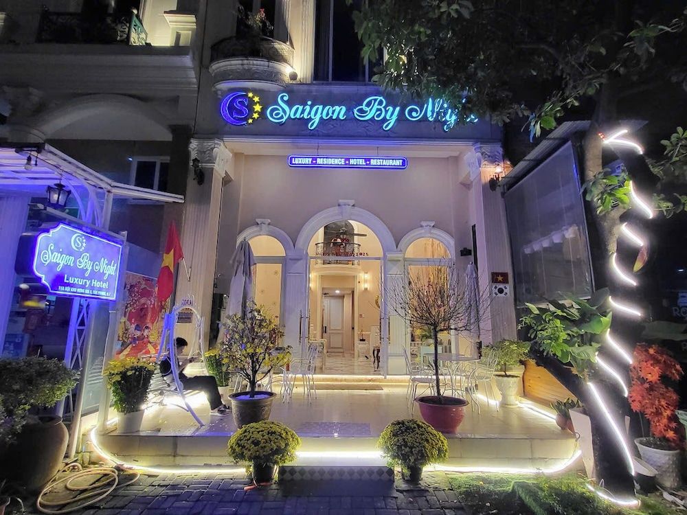 undefined Saigon By Night Luxury Hotel 8