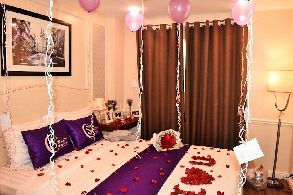 Saigon By Night Luxury Hotel Superior Room Window 7