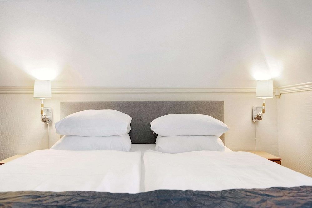 Superior Room, 1 Queen Bed, Non Smoking (with Sofabed)