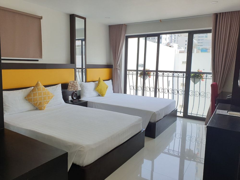 Family Room, Balcony